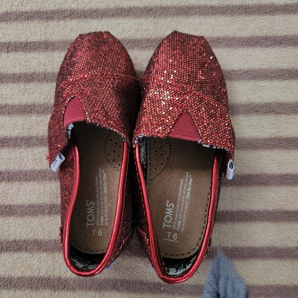 Red glitter tims slip on and/or velcro - Picture 2 of 12